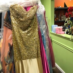 Jovani gold sequined prom dress NWT, size 6